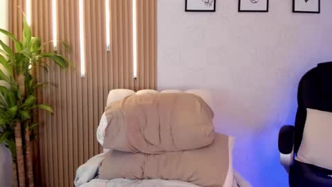 dorian_mystery online show from October 2025 06:42:02 PM