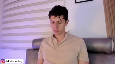 dorian_mystery online show from April 2026 01:17:01 AM