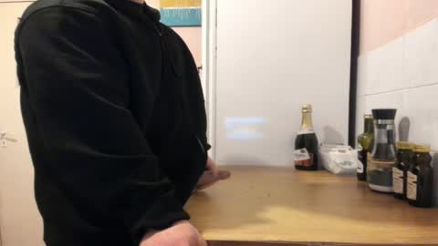 menu  below online show from April 2026 09:15:01 PM