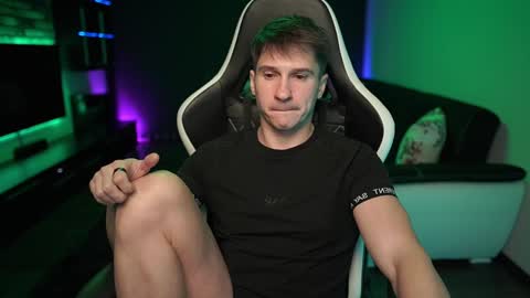 Dorian Reyes online show from February 2025 12:40:01 AM