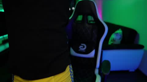 Dorian Reyes online show from February 2025 01:15:01 AM