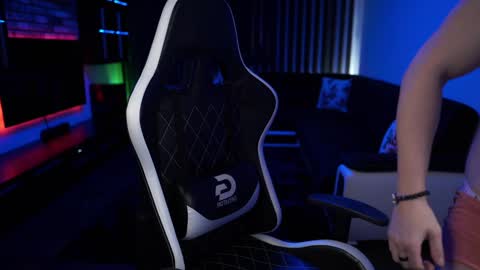 Dorian Reyes online show from February 2025 11:24:01 PM