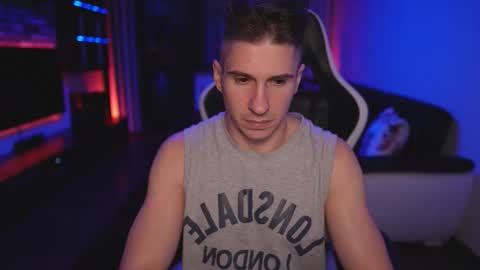 Dorian Reyes online show from November 2025 12:44:02 AM