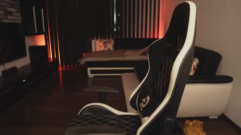 Dorian Reyes online show from February 2026 12:18:02 AM