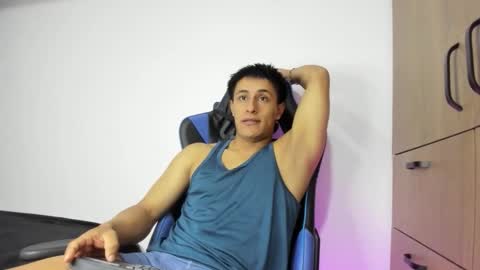 dorman_boy online show from November 2025 02:11:02 AM