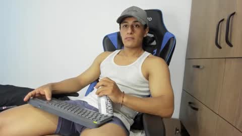 dorman_boy online show from November 2025 03:22:01 PM