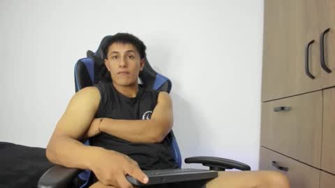 dorman_boy online show from November 2025 04:03:02 AM