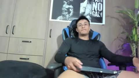 Snapshot of dorman_boy chatting on July 2026 03:37:02 AM dorman_boy online show from July 2026 03:37:02 AM