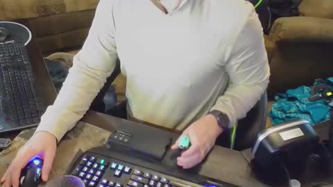 DotYourEyezez  online show from December 2024 05:08:02 PM