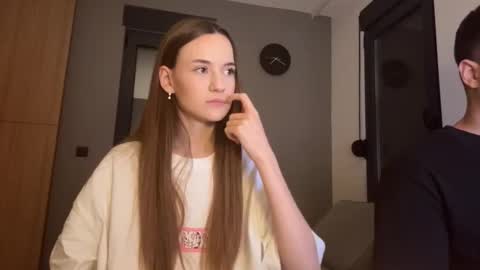 Alice and Mark online show from October 2025 07:03:02 PM