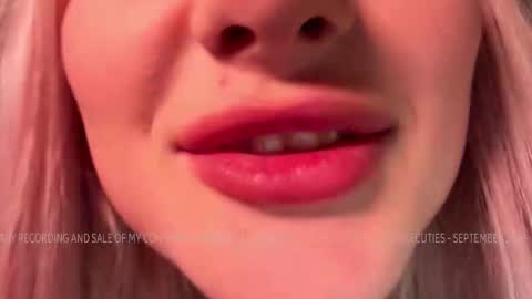 Lana  Eva  dont forget to give us a thumb up online show from September 2025 08:21:02 PM