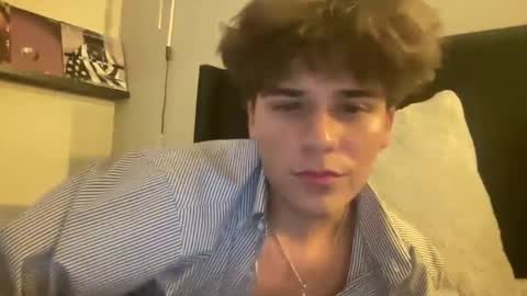 Snapshot of downlow_22 chatting on September 2025 01:49:02 PM DownLow 22 online show from September 2025 01:49:02 PM