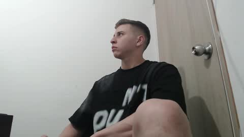 draco_boy2000 online show from October 2025 10:25:02 PM