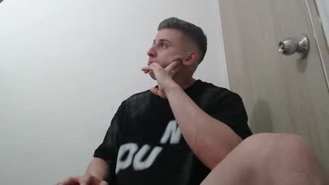 draco_boy2000 online show from November 2025 09:35:02 PM