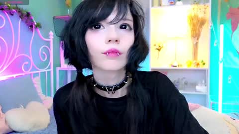 Snapshot of draculaura_ chatting on December 2024 12:15:02 AM Draculaura online show from December 2024 12:15:02 AM