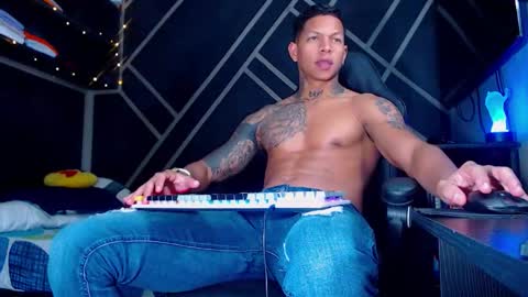 Snapshot of drake_jhonson08 chatting on October 2025 02:56:01 AM Drake online show from October 2025 02:56:01 AM