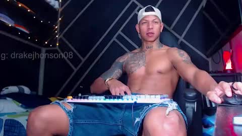 Snapshot of drake_jhonson08 chatting on October 2025 04:12:02 AM Drake online show from October 2025 04:12:02 AM