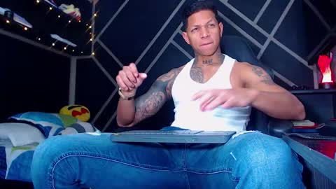 Snapshot of drake_jhonson08 chatting on November 2025 03:33:02 PM Drake online show from November 2025 03:33:02 PM