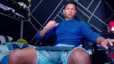 Snapshot of drake_jhonson08 chatting on November 2025 03:12:02 AM Drake online show from November 2025 03:12:02 AM