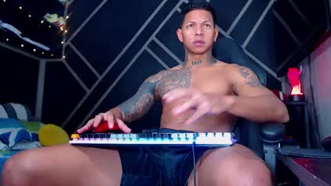 Snapshot of drake_jhonson08 chatting on November 2025 03:17:01 AM Drake online show from November 2025 03:17:01 AM