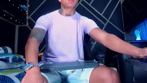 Snapshot of drake_jhonson08 chatting on December 2025 05:14:02 AM Drake online show from December 2025 05:14:02 AM