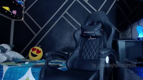 Snapshot of drake_jhonson08 chatting on February 2026 04:43:01 AM Drake online show from February 2026 04:43:01 AM