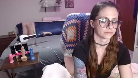 Snapshot of drama_bea chatting on June 2026 03:53:02 AM Drama Bea online show from June 2026 03:53:02 AM