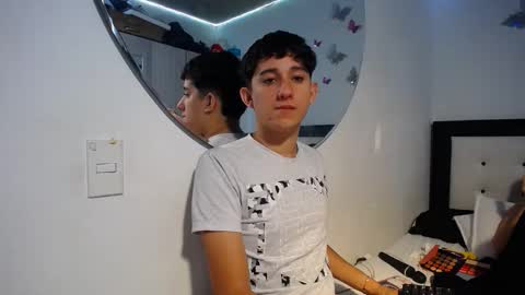 -- nicolle and jhon -- online show from November 2025 09:42:02 AM