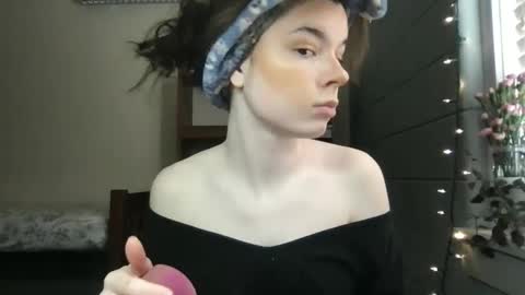 ur dream girl online show from February 2025 05:28:01 PM