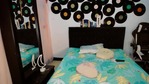 Snapshot of dream__girls69944 chatting on February 2026 08:43:01 AM sharon online show from February 2026 08:43:01 AM