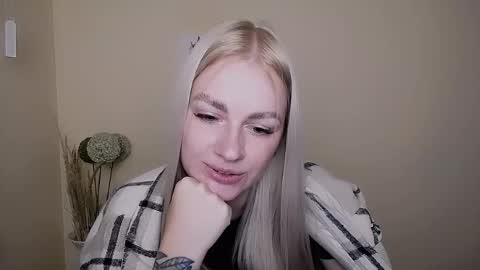 Snapshot of dream_dolly_ chatting on September 2025 10:17:01 AM dream_dolly_ online show from September 2025 10:17:01 AM