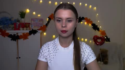 Mari online show from October 2025 05:19:02 AM