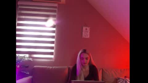 A girl online show from February 2026 08:08:02 AM