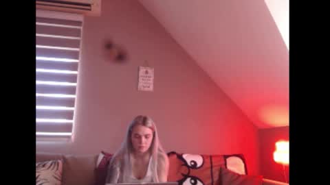 A girl online show from February 2026 08:21:01 AM