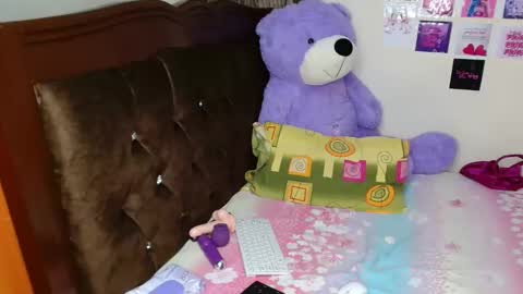 Snapshot of dreameyez chatting on February 2026 06:41:01 PM Dreameyes online show from February 2026 06:41:01 PM