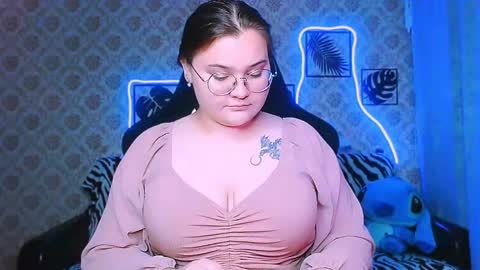 dreamforyoue2 online show from November 2025 08:08:02 PM