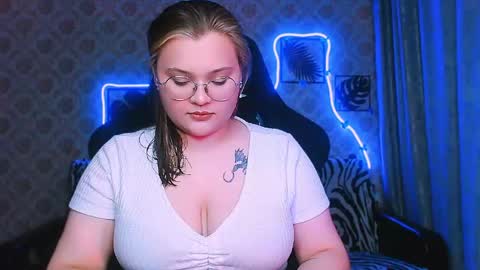 dreamforyoue2 online show from April 2026 07:03:01 PM