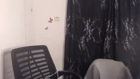 Snapshot of dreamy_wetpussy chatting on May 2026 08:18:01 PM BEAUTY online show from May 2026 08:18:01 PM