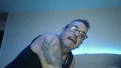 Snapshot of dreamycouple01 chatting on April 2026 04:06:02 AM DreamyCouple01 online show from April 2026 04:06:02 AM