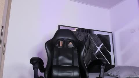 Kevin online show from December 2025 07:09:01 PM