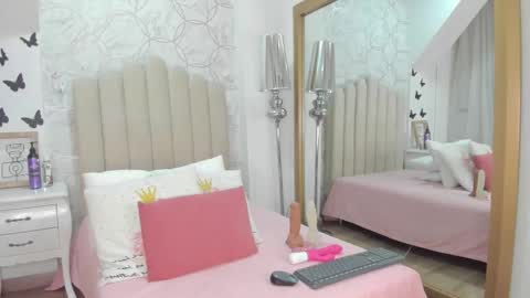 drinklau18 online show from February 2026 03:36:02 AM