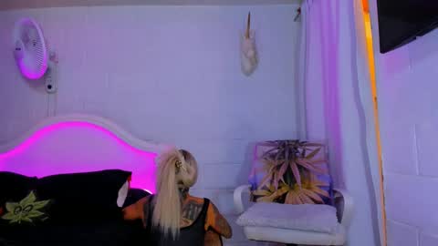 drippyorlove online show from September 2025 02:09:02 PM