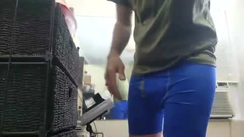 Snapshot of drmbigg chatting on June 2026 03:33:01 AM Hello Hope you enjoy what you see. I love attention in dirty talk and tips thickcock edging precum dirtyTalk C2C online show from June 2026 03:33:01 AM