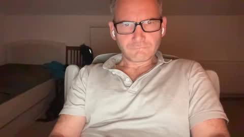 Nick online show from November 2025 12:00:02 AM