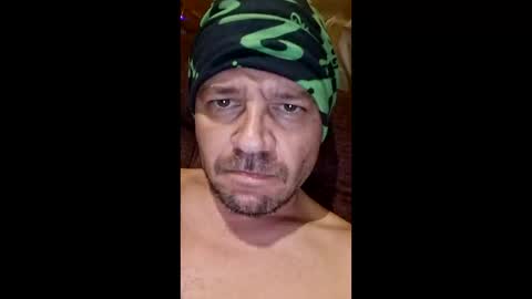 Snapshot of droc1824 chatting on November 2025 06:27:01 AM droc1824 online show from November 2025 06:27:01 AM