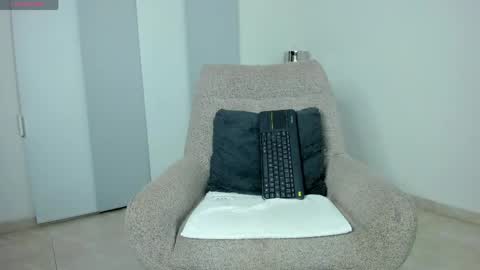 Snapshot of dulce1_ chatting on April 2026 09:56:01 AM Dulce online show from April 2026 09:56:01 AM