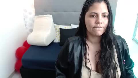 Snapshot of dulce__love69 chatting on December 2024 10:05:01 PM Dulce love69 online show from December 2024 10:05:01 PM