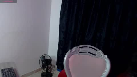 Snapshot of dulce_sara0 chatting on February 2026 01:19:02 PM Dulce Sara online show from February 2026 01:19:02 PM