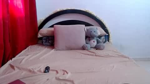 dulce_xiara online show from May 2026 11:29:02 AM