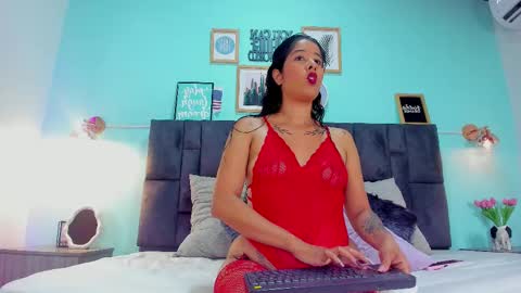 DULCE AURORA online show from February 2025 02:47:02 AM